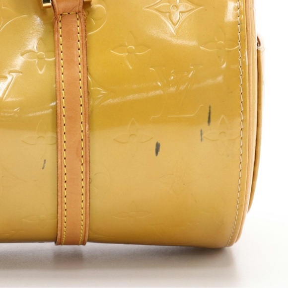 Louis Vuitton Bedford Papillon
Handbag in Monogram Mango Vernis - Picture 7 of 10
